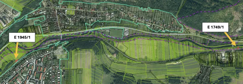 Letecká mapa zemědělských a lesních pozemků v obci Valaská s vyznačenými parcelami.