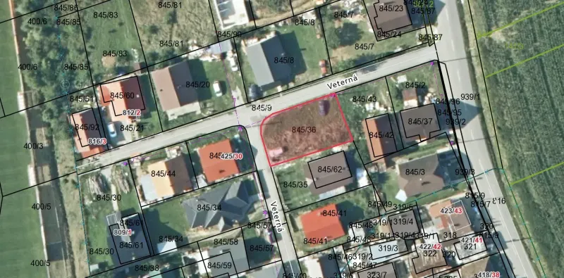 Mapa Pozemky - bydlení v Raslavicích s parcelními čísly a ulicí Větrná.