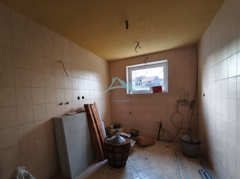 Omlouvám se, ale potřeboval bych vědět, co konkrétně chcete přeložit do češtiny. Můžete mi prosím poskytnout text, který mám přeložit?