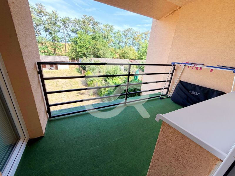 Balkon v rodinném domě s výhledem na zeleň v Lúčnici nad Žitavou, Vajka nad Žitavou.