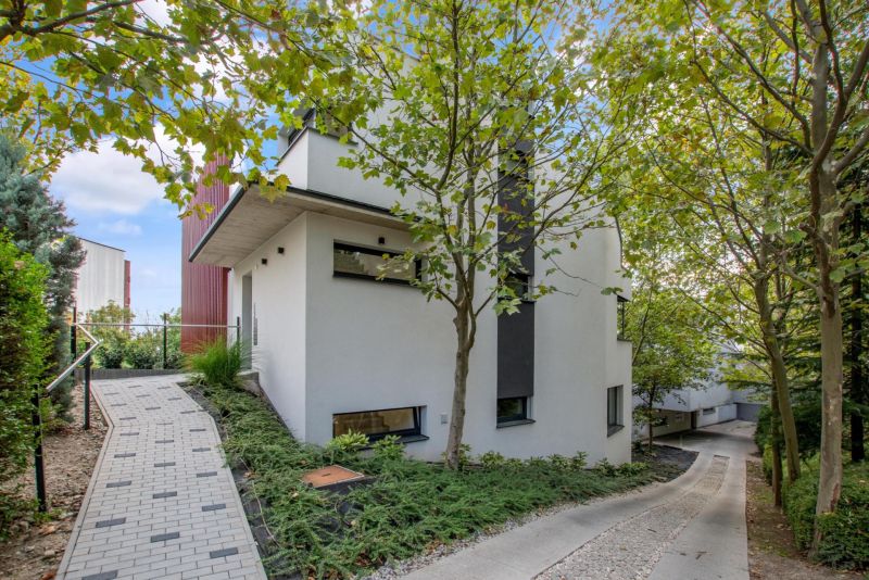 Exteriér 5 a více pokojového bytu na Bartókovej ulici, Bratislava - Staré Město.