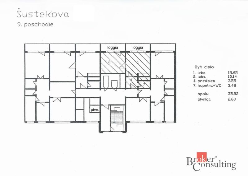 Půdorys garsonky v Bratislavě-Petržalce na Šustekově, 9. patro, se dvěma lodžiemi.
