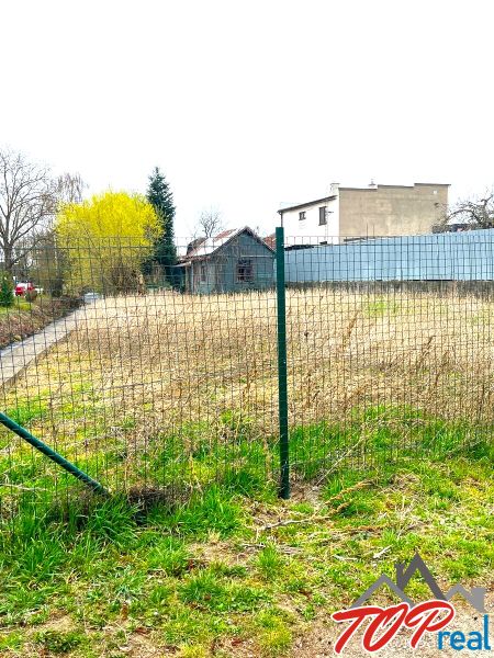 Pozemky - bydlení v Košicích - městské části Šaca na Jarkově ulici, oplocený prostor.