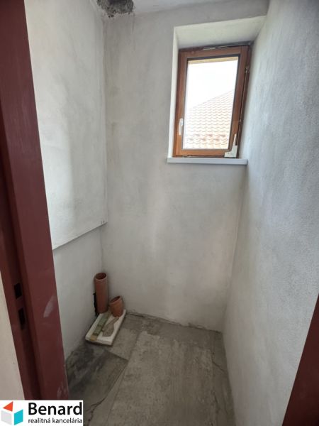 Omlouvám se, ale potřeboval bych vědět, co konkrétně chcete přeložit do češtiny. Můžete mi prosím poskytnout text, který chcete přeložit?