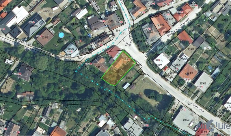 Mapa pozemků na Náměstí sv. Floriána v Krakovanech zobrazuje rozmístění rodinných domů.