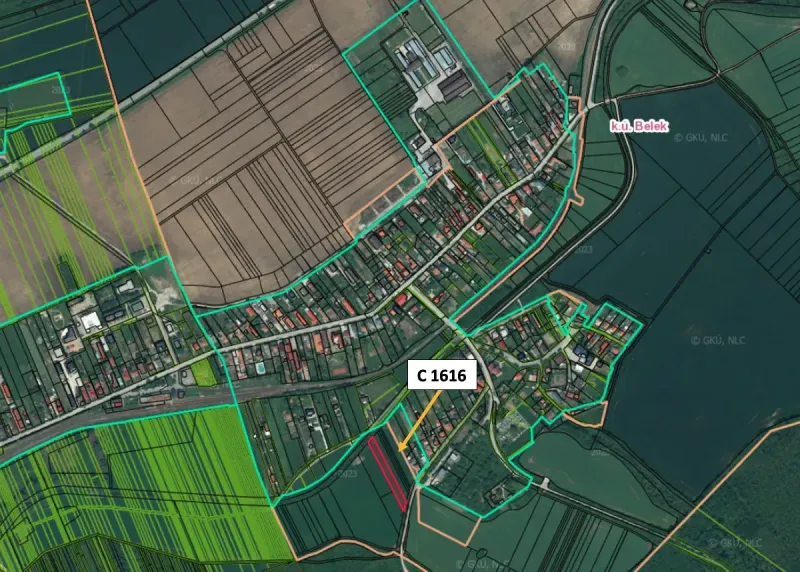 Mapa zemědělských a lesních pozemků v okolí Podhájské.