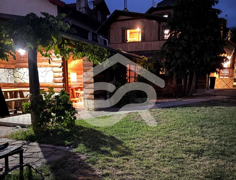 Rekreační apartmán na Hlboké ulici v Podhájské se srubovým altánkem.
