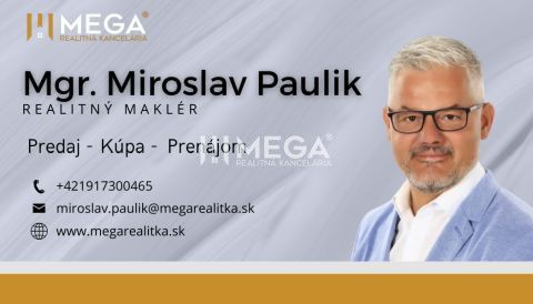 Vizitka realitního makléře s kontaktem a logem Mega Realitní Kanceláře.