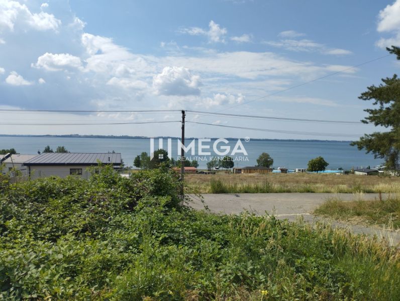 Pozemky na bydlení v Klokočově s výhledem na jezero, v ulici Klokočov.