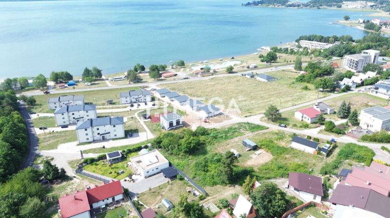 Letecký pohled na pozemky - bydlení v Klokočově s výhledem na jezero.