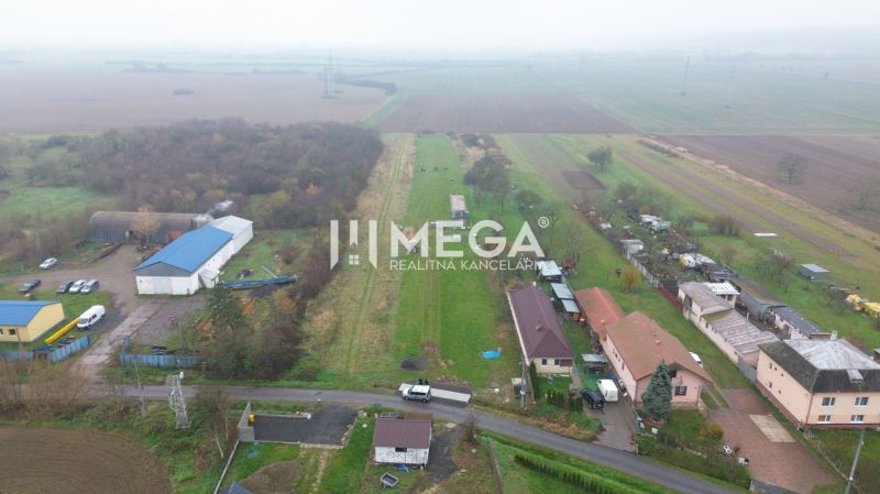 Letecký pohled na zemědělské a lesní pozemky v Pustém Čemerném, ulice Pusté Čemerné.