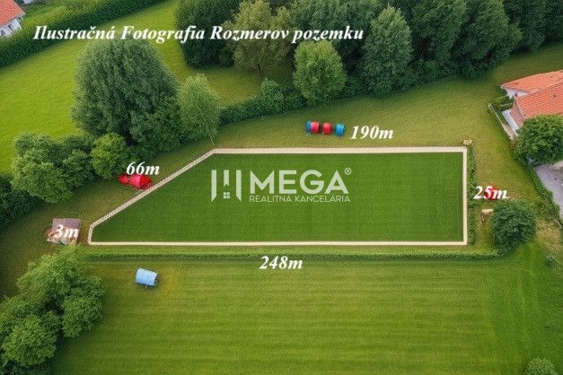 Pozemky pro bydlení obklopené zelení v Ondavských Matiašovcích, s rozměry a přírodním prostředím.