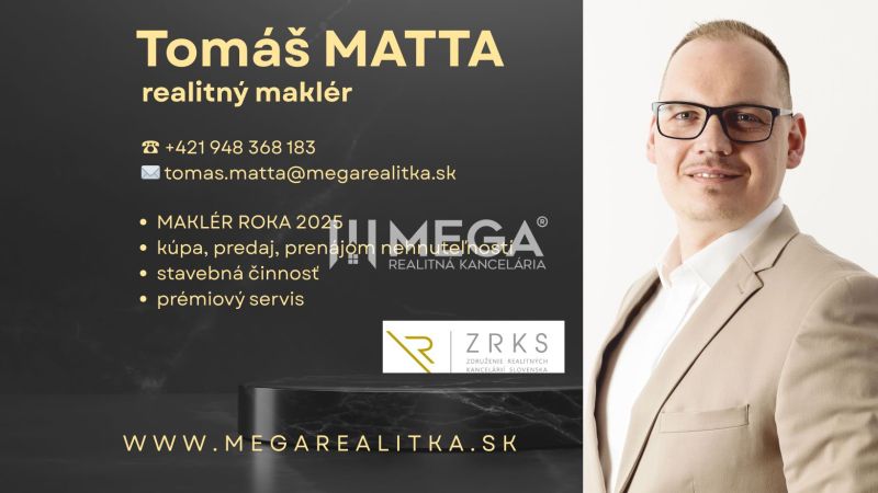 Vizitka realitního makléře s kontakty a seznamem služeb.