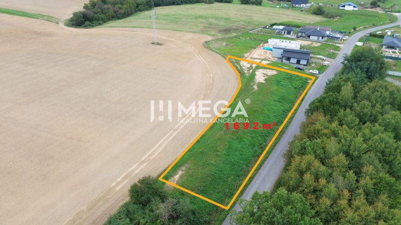 Pozemek na bydlení u Hámorské ulice ve Snině o rozloze 1692 m².