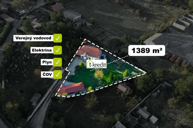 Pozemek u rodinného domu ve Zlatých Moravcích s inženýrskými sítěmi a rozlohou 1389 m².