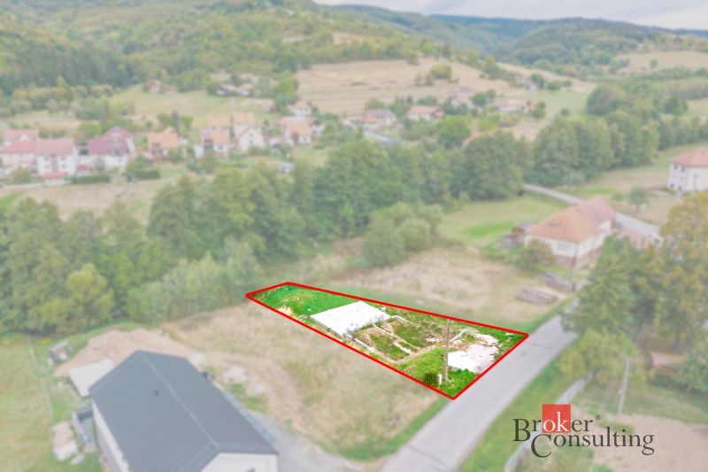 Pozemky - bydlení v Detvě obklopené zelení a klidným prostředím, ideální pro dům.