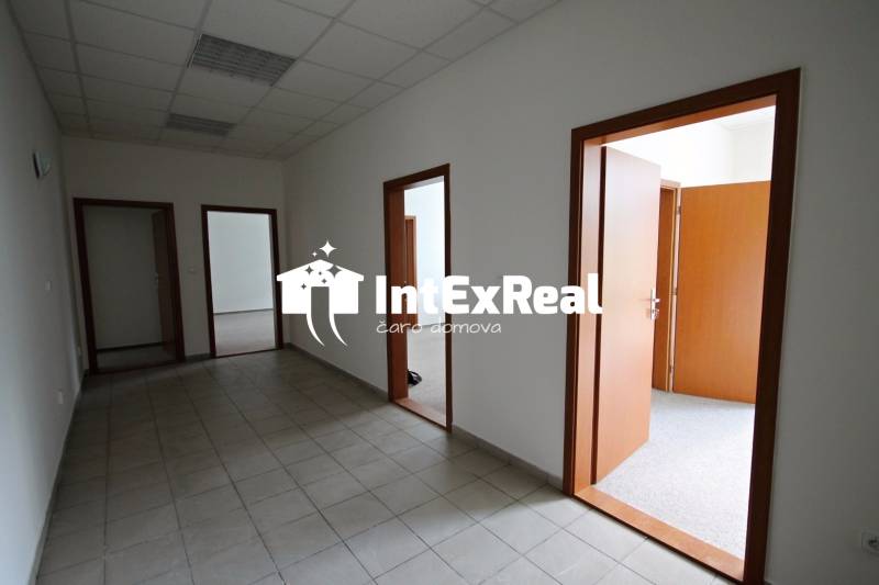 Atraktívne administratívne priestory, prenájom, Galanta centrum, viac na: http://reality.intexreal.sk/